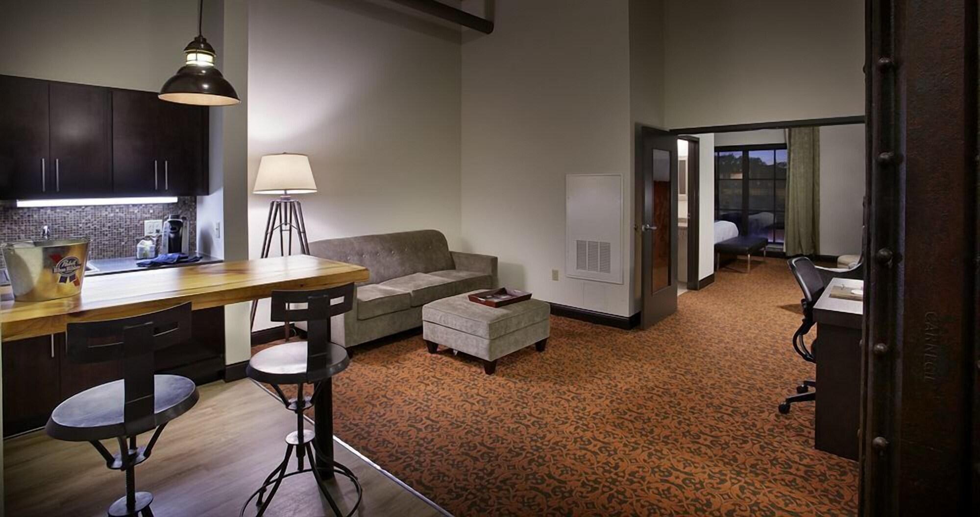 Brewhouse Inn And Suites Milwaukee Exterior photo